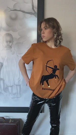 Video T-shirt The hunt for the Charging Bull by Atelier Astrid & Antoinette 